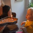 Hannes und Helene feiern ihren ersten Geburtstag im Hinterhof in der Arndtstrasse 59 - und viele, viele liebe Verwandte und Freunde sind mit dabei, juchei.