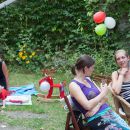 Hannes und Helene feiern ihren ersten Geburtstag im Hinterhof in der Arndtstrasse 59 - und viele, viele liebe Verwandte und Freunde sind mit dabei, juchei.