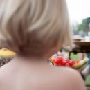 Berlin-Mahsdorf. Im Kellner-HÃ¤uschen mit vielen Freunden. Anfang Juli 2012.