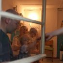 Berlin-Mahsdorf. Im Kellner-HÃ¤uschen mit vielen Freunden. Anfang Juli 2012.