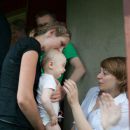 Berlin-Mahsdorf. Im Kellner-HÃ¤uschen mit vielen Freunden. Anfang Juli 2012.