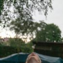 Berlin-Mahsdorf. Im Kellner-HÃ¤uschen mit vielen Freunden. Anfang Juli 2012.