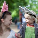 Endlich Sommer! Mitte Juni waren wir mit Papi im Mahlsdorfer HÃ¤uschen - und viele Leute haben uns besucht. Toll!Hier sind wir auf Luzie Glawes 4. Geburtstagsfeier in Friedrichshain.