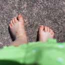 Endlich Sommer! Mitte Juni waren wir mit Papi im Mahlsdorfer HÃ¤uschen - und viele Leute haben uns besucht. Toll!Hier sind wir auf Luzie Glawes 4. Geburtstagsfeier in Friedrichshain.