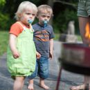 Endlich Sommer! Mitte Juni waren wir mit Papi im Mahlsdorfer HÃ¤uschen - und viele Leute haben uns besucht. Toll!Hier sind wir auf Luzie Glawes 4. Geburtstagsfeier in Friedrichshain.