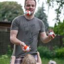 Endlich Sommer! Mitte Juni waren wir mit Papi im Mahlsdorfer HÃ¤uschen - und viele Leute haben uns besucht. Toll! Samstag mit Familie Glawe/Griebel und Stefan Brausse.