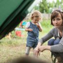 Endlich Sommer! Mitte Juni waren wir mit Papi im Mahlsdorfer HÃ¤uschen - und viele Leute haben uns besucht. Toll! Sonntag mit Silke & Ilja, Susanne, Henry und Edda.