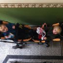 Letztes sitzen im Doppeldecker-Kinderwagen Ende Februar 2013.