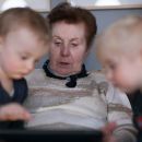 Da zeigen wir Uromi Maritta mal, wie das geht mit den modernen GerÃ¤ten!